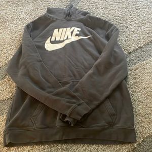 Men’s Nike sweatshirt.